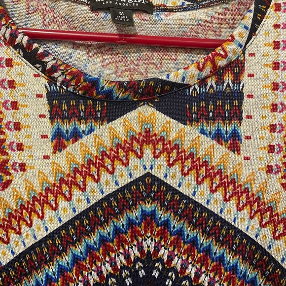 Bright and bold pattern long sleeve - Picture 4 of 4